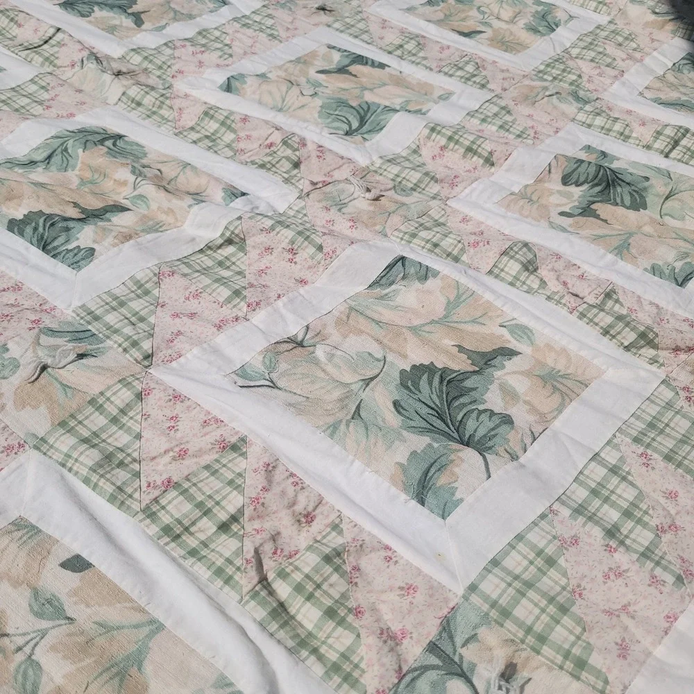 Vintage Quilt Bedspread Floral Green Beige 84x96 Farmhouse Patchwork Plaid